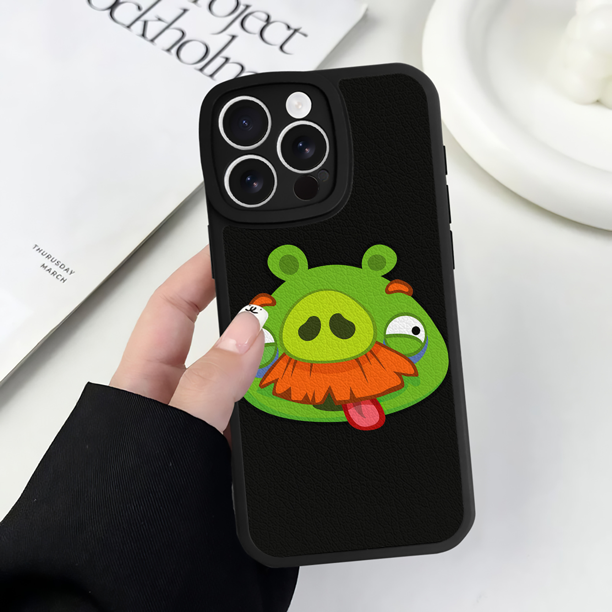（画像用） Angry Birds アングリーバード 【iPhone 16シリーズ対応】シリコンスマホケース（レザー調） 材質：シリコン